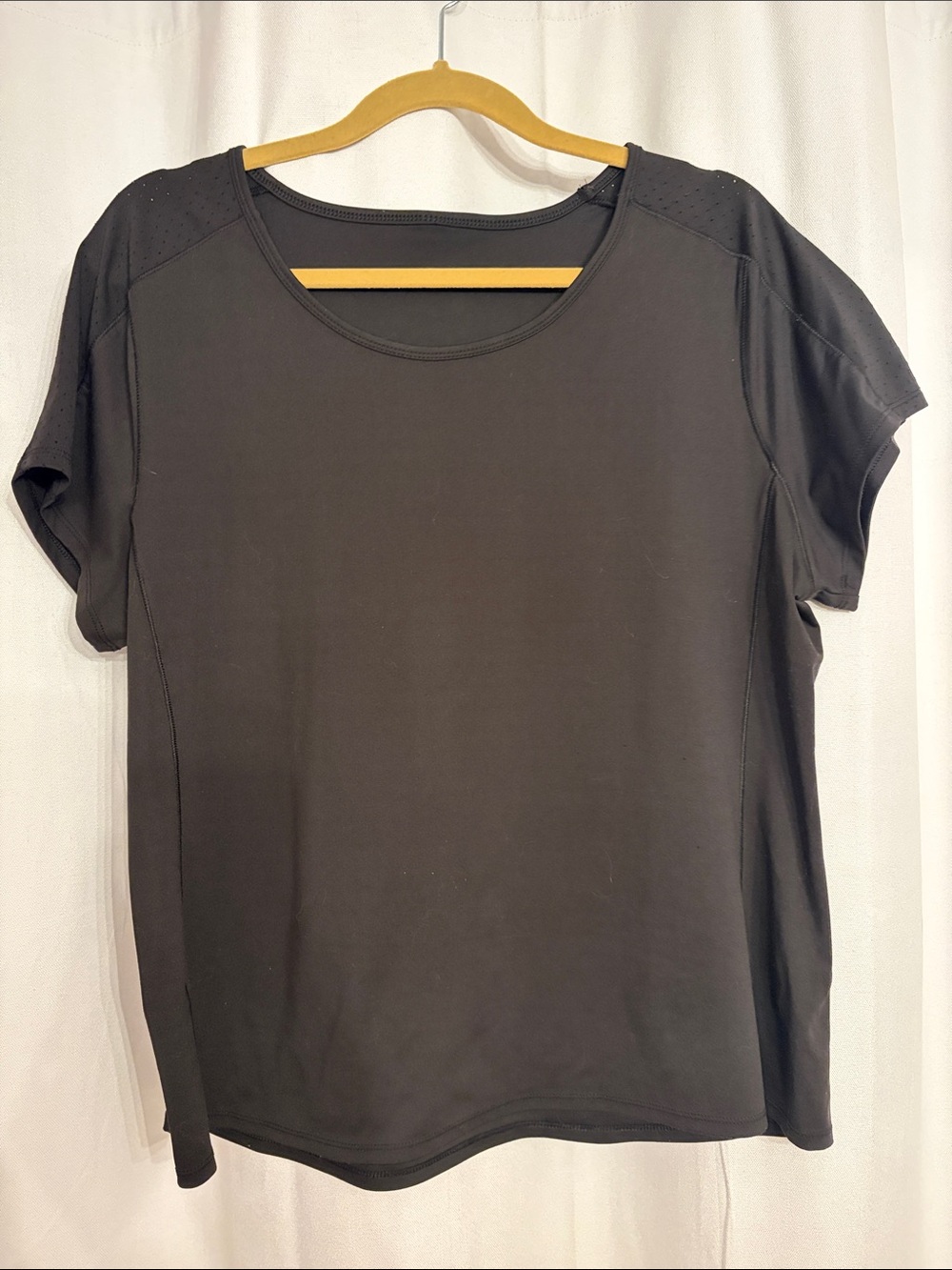 Women's Black Performance Short Sleeve Top